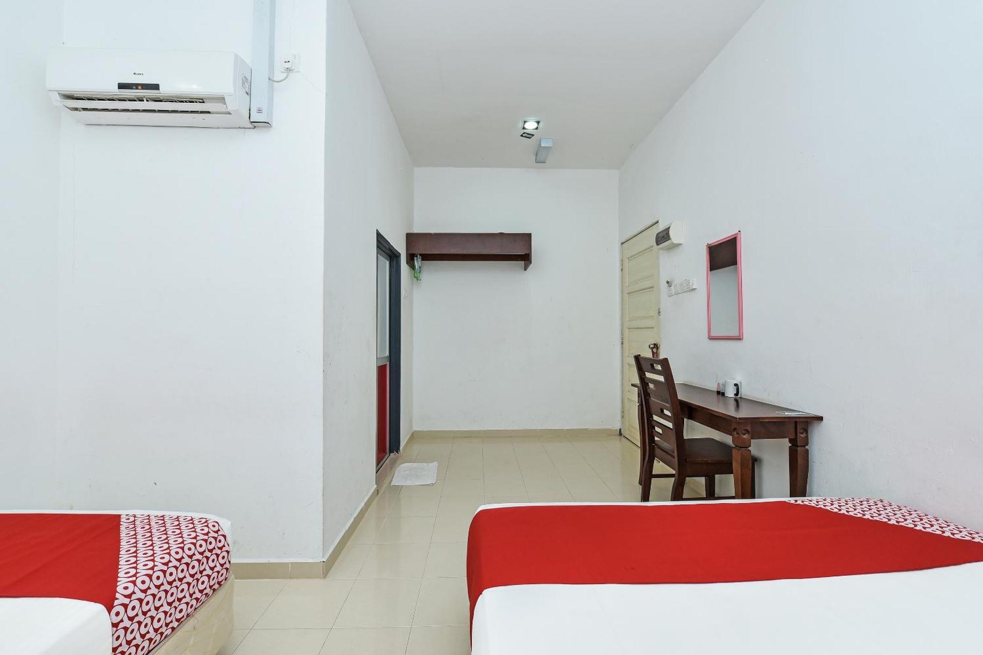 Oyo 275 Senyum Inn Pantai Cenang (Langkawi) Exterior foto